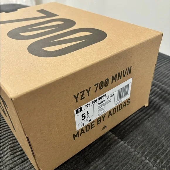 yeezy boost 700 mnvn geode sneakers